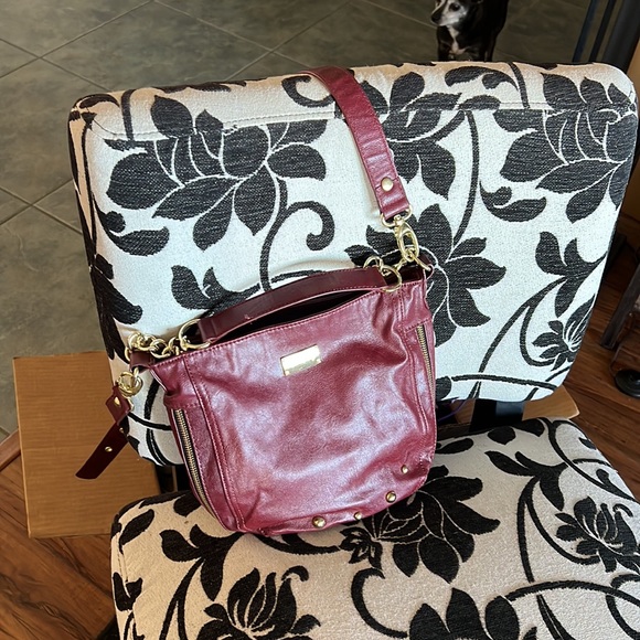 Beautiful Burgundy purse with both over shoulder and a short strap - Picture 2 of 3